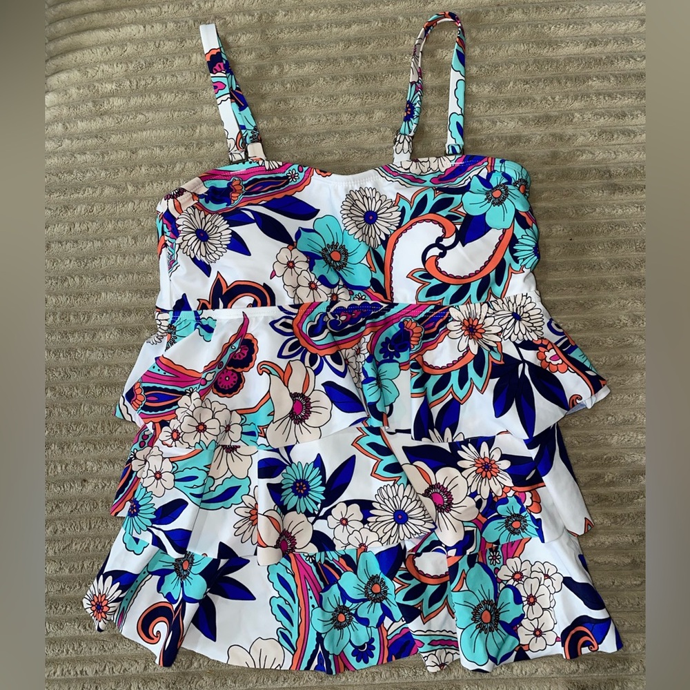 Island Escape Floral Tiered Tankini Swim Top – Size 10
